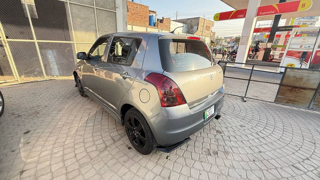 Suzuki Swift DX model 2012 3