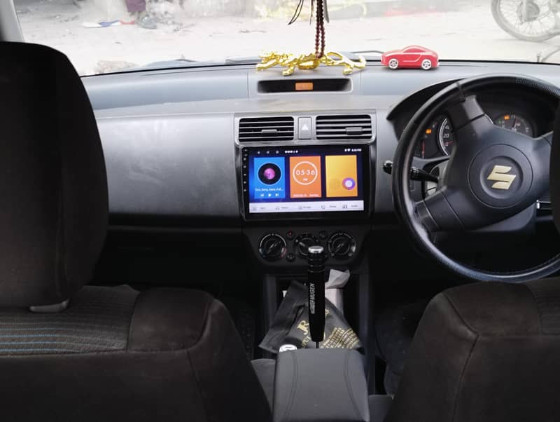 Suzuki Swift DX model 2012 8