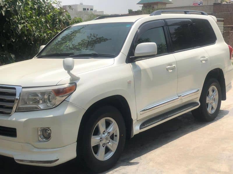 Toyota Land Cruiser AX 2011/17 B2B 1