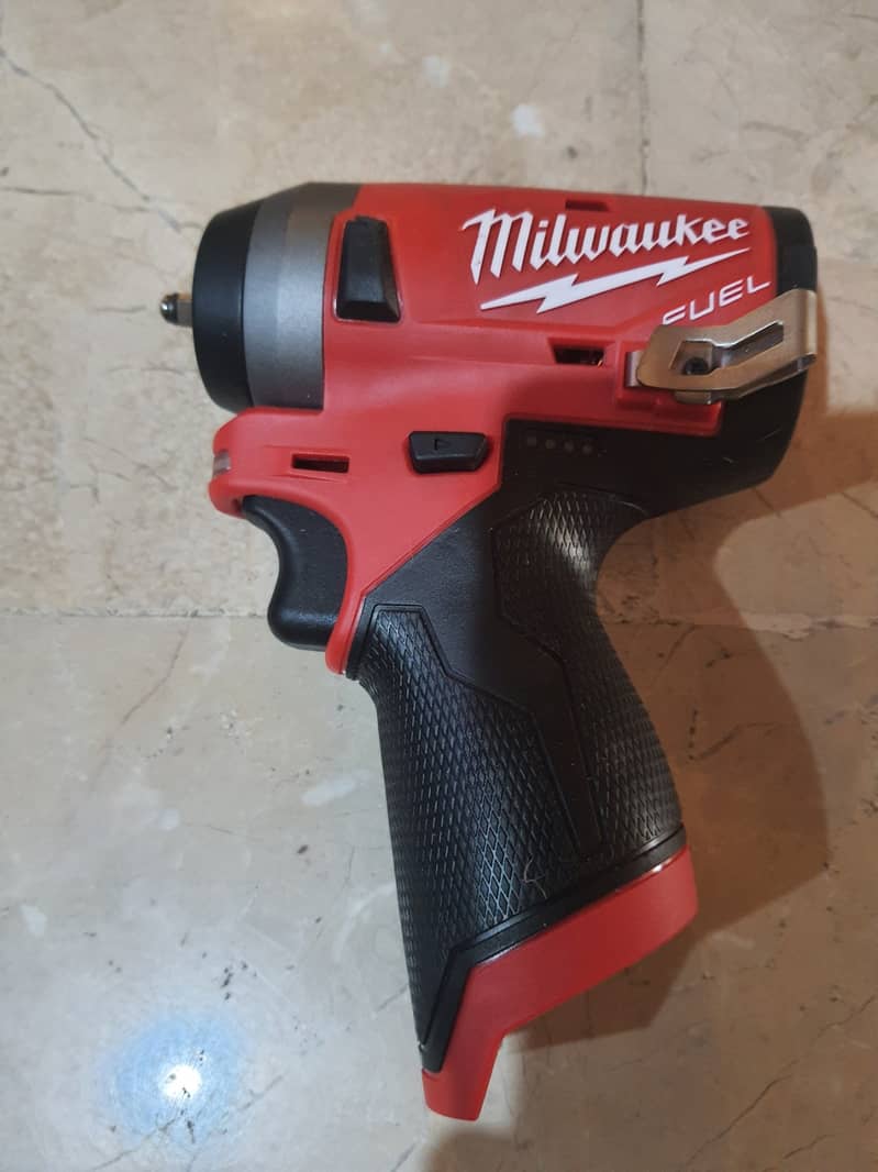 Milwaukee Cordless Impact Wrench 2552-20 & Milwaukee 48-11-2440 0