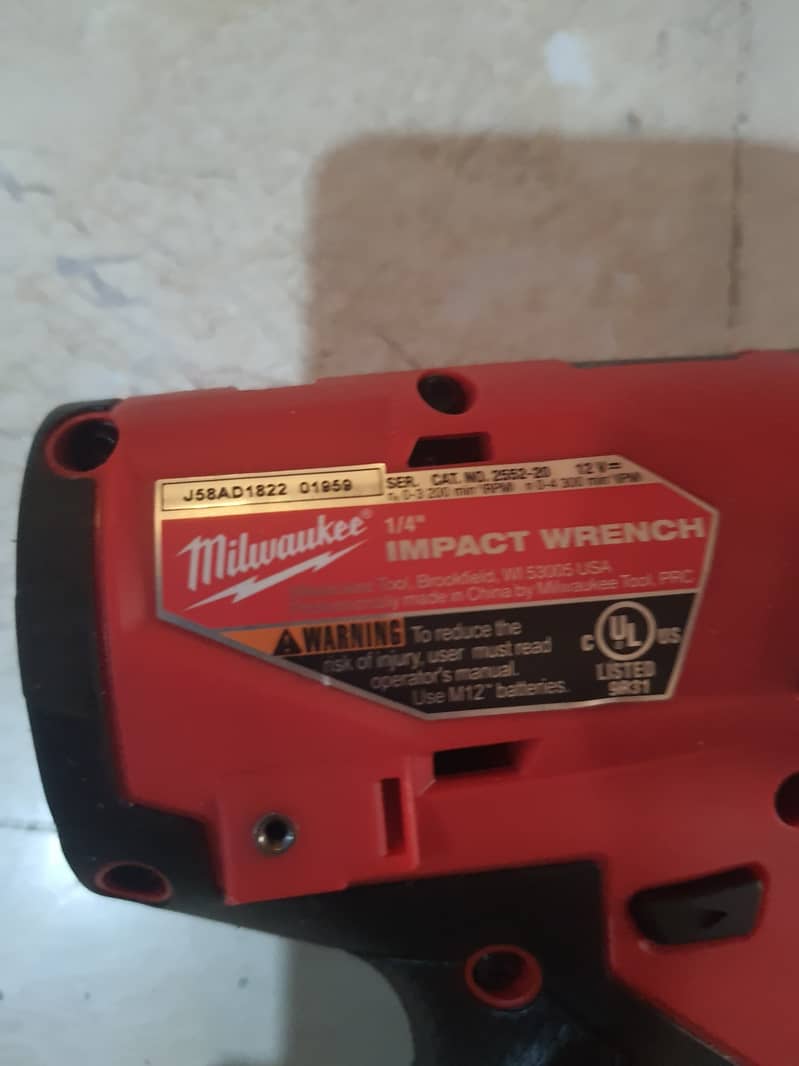 Milwaukee Cordless Impact Wrench 2552-20 & Milwaukee 48-11-2440 2