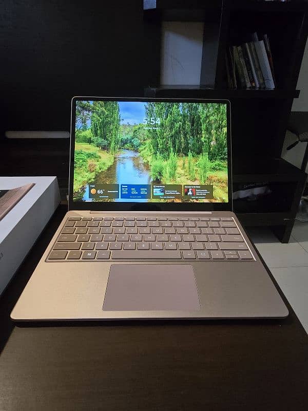 Microsoft Surface Laptop Go 3 - (10/10 - Sandstone Color) 5