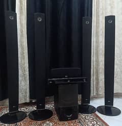 lg. 3D blu-Ray 5.1 surround sound system Powerful 1000 Watts