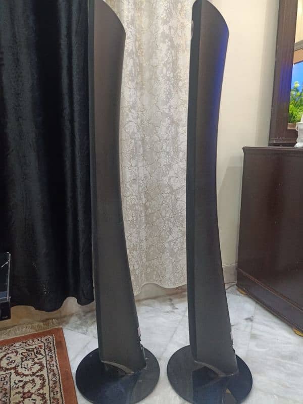 lg. 3D blu-Ray 5.1 surround sound system Powerful 1000 Watts 6