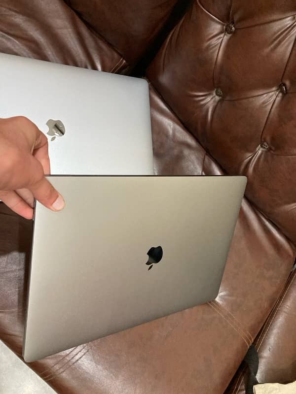 MacBook pro 2019 16 inch  i7 32 512 6