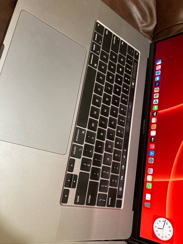 MacBook pro 2019 16 inch  i7 32 512 11