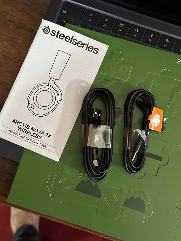 SteelSeries Arctis Nova 7x Wireless 1