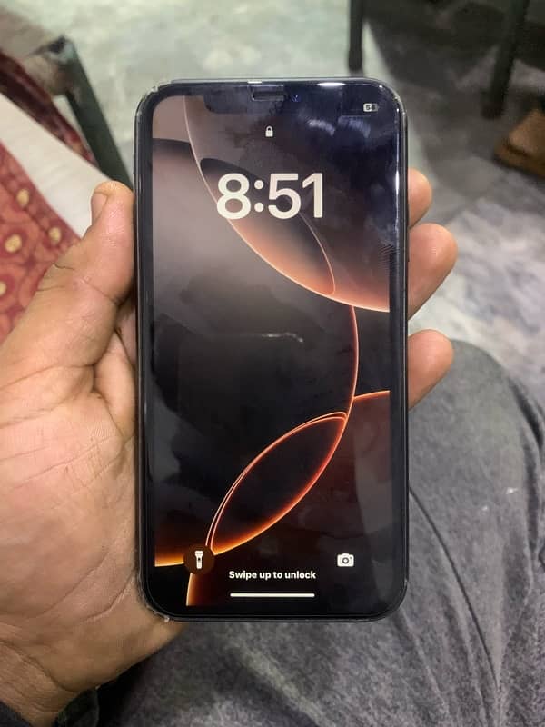 i phone 11 black 10by10 condition 83 health 1