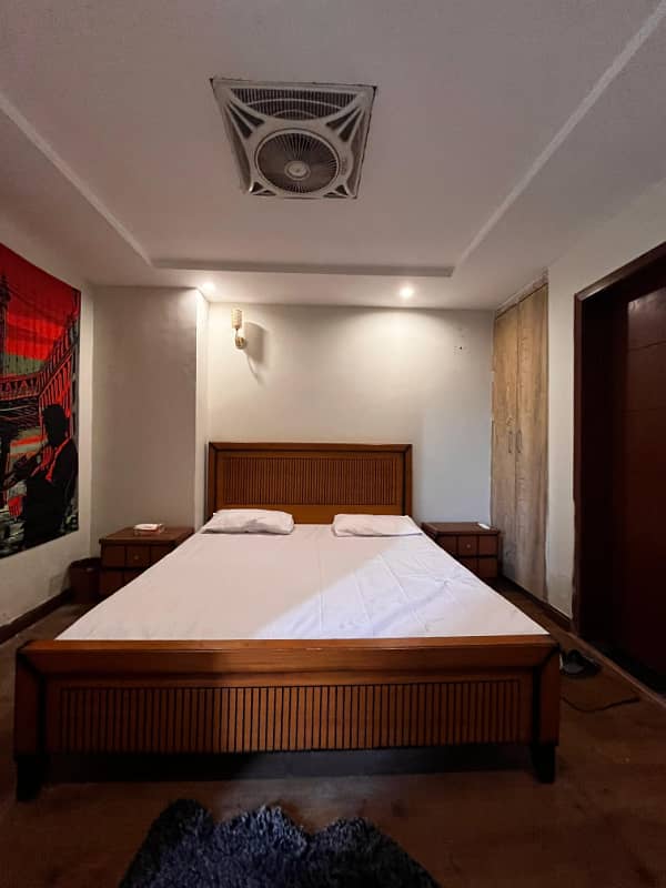 1 BED LUXURY FURNISHED PAY DAY WEEKLY FOR RANT IN GULBERG GREEN 6