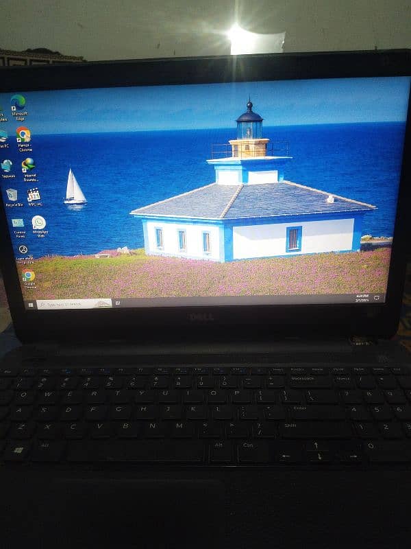 Dell Laptop for sale with Charger but battery is not installed 0