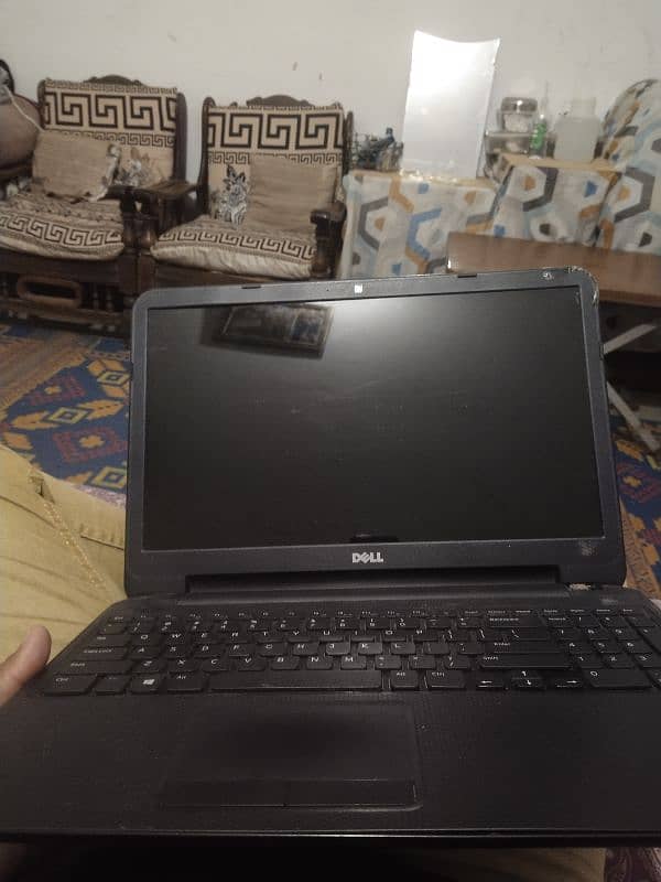 Dell Laptop for sale with Charger but battery is not installed 4