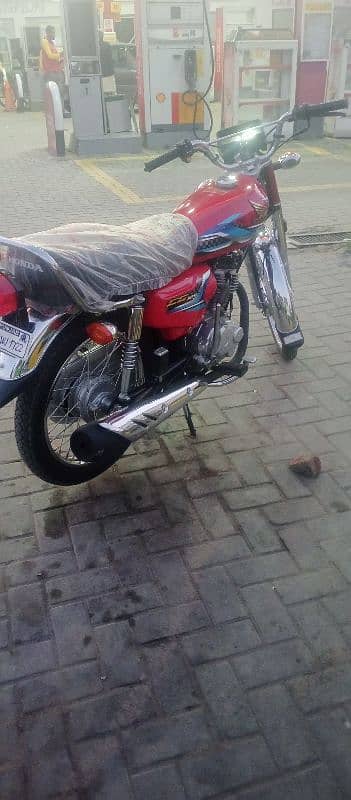 honda 125 bilkul new ha just 360 km 0