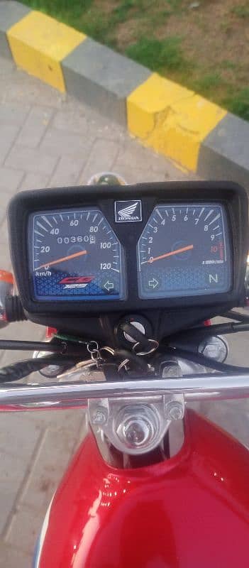 honda 125 bilkul new ha just 360 km 5