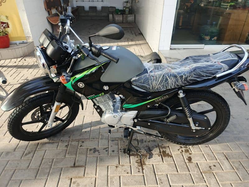 Yamaha YBR 125 2025 1