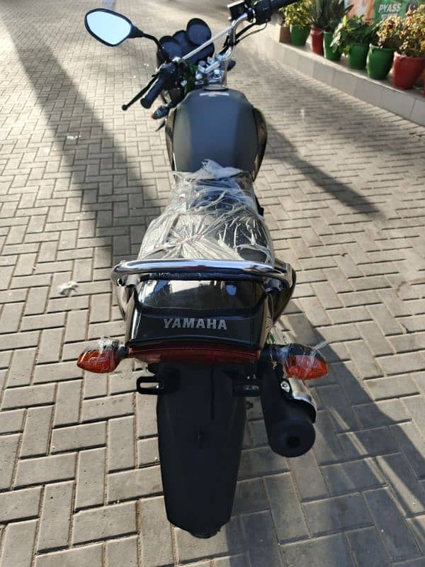 Yamaha YBR 125 2025 3