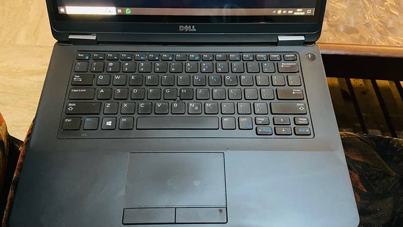 Dell cor i5 6300U Cpu 2.40GHz with charger 1