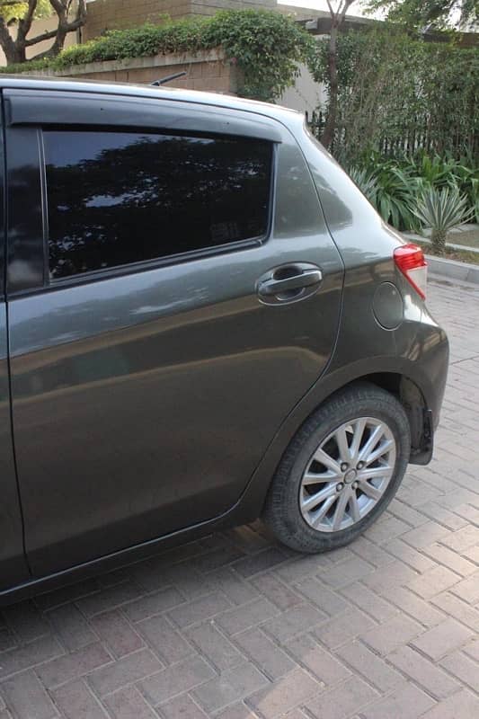 Toyota Vitz 2013 5