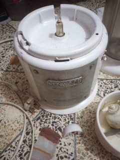 Kenwood juicer machine