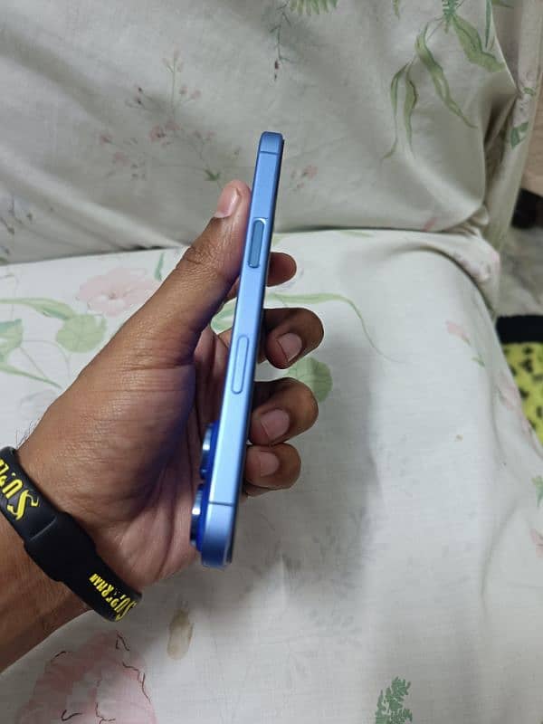 iphone 16 blue colour 2