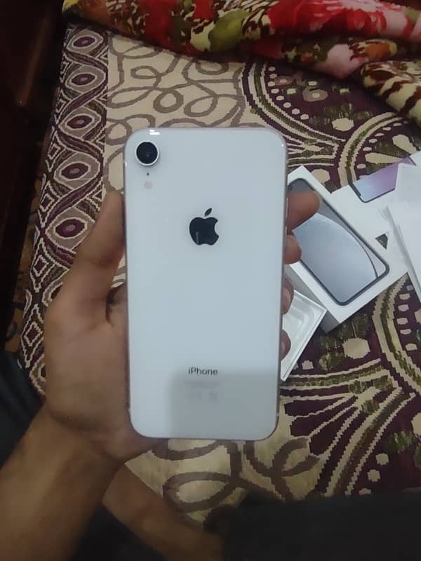 iphone XR 64GB 2