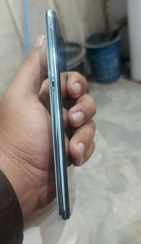 vivo s1 4/128 under display finger 6