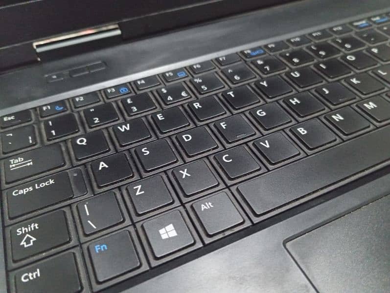 Dell Core i5 5-generation Excellent condition. 13