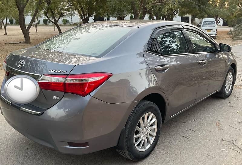 Toyota Corolla GLI automatic model 2015 5