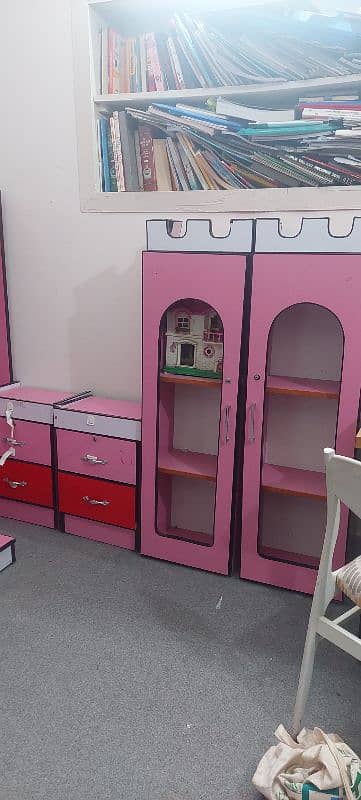 Bunk Bed very good condition pink 4