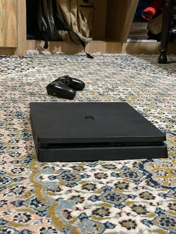 ps4 slim 1