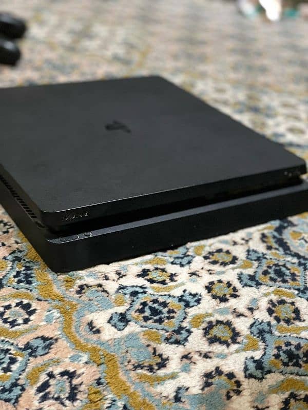 ps4 slim 2