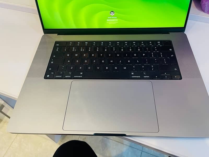 Macbook Pro m2 pro 16 inch 8