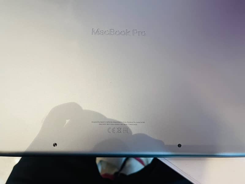 Macbook Pro m2 pro 16 inch 11