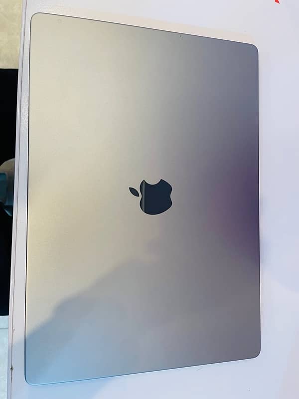 Macbook Pro m2 pro 16 inch 13