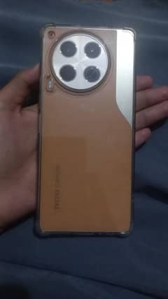 tecno camon 30