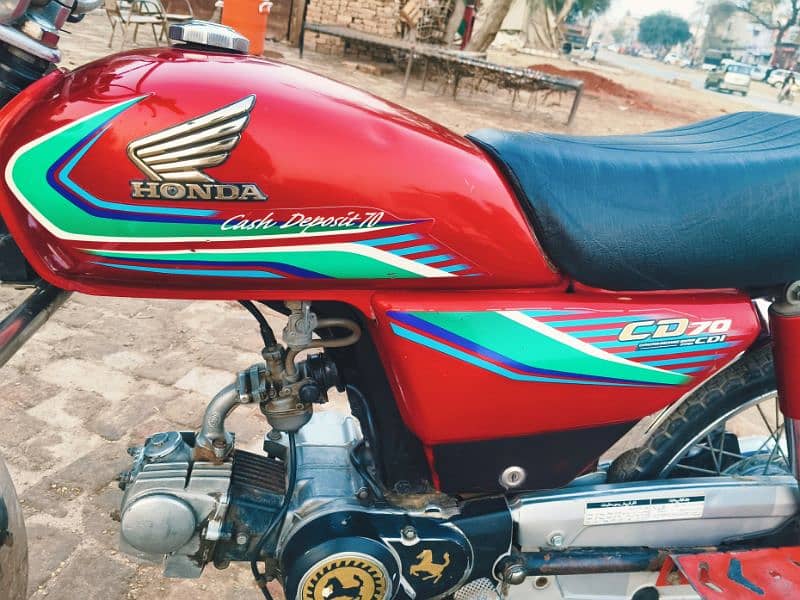 Honda CD70 2017 Lush Condition Lahore Number 5