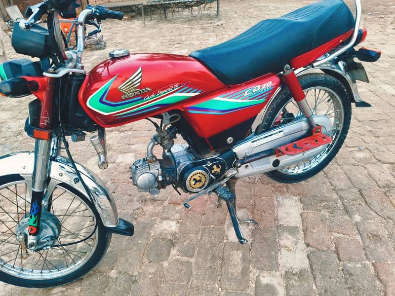 Honda CD70 2017 Lush Condition Lahore Number 7