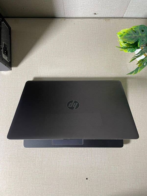 HP Zbook workstation Z3 4GB graphic card 4k display 2