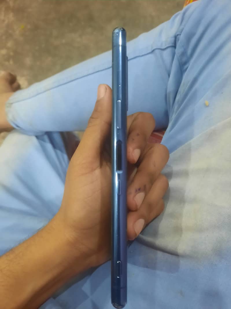 Sony Xperia 5 - 64GB, 6GB RAM, Non-PTA, 8/10 Condition - urgent sale 3