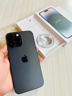 iPhone 14pro max 256 GB 03220889193 my what'sap number