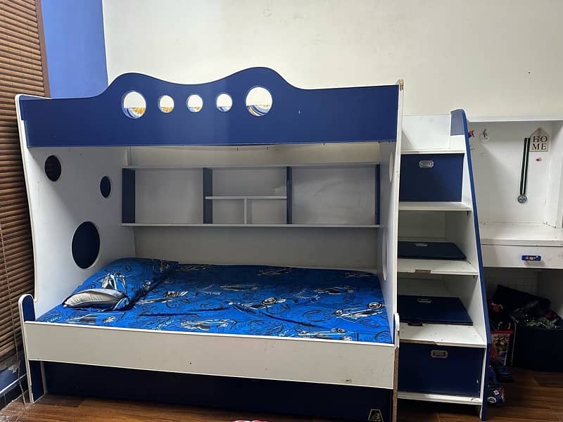 triple bunk bed 0