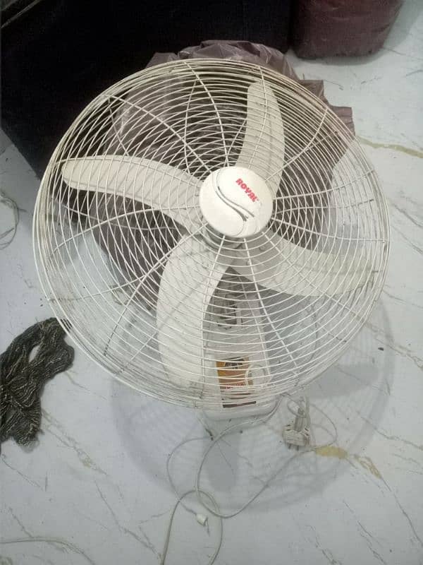 Wall mounted Royal Fan 0