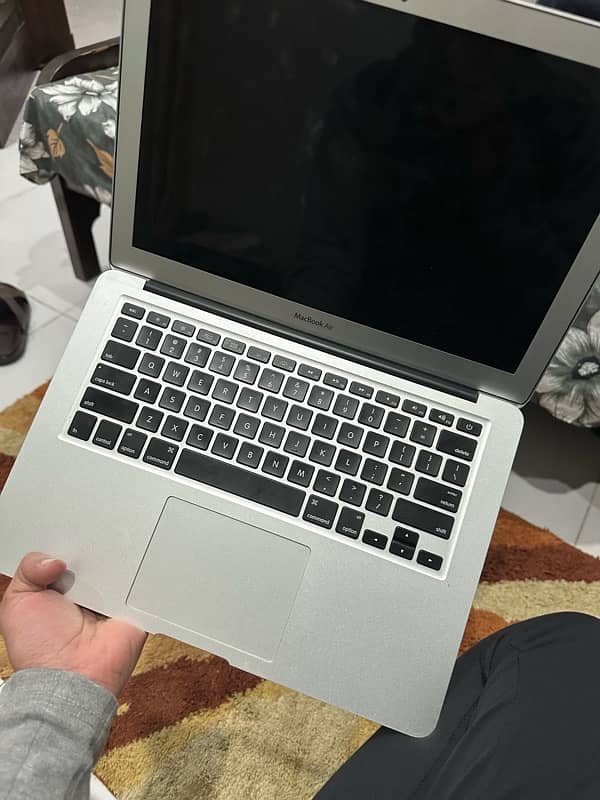 MACBOOK AIR (2014 EARLY) 8/256 SSD 5