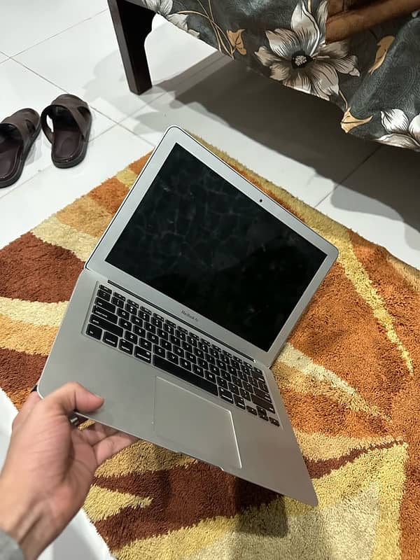 MACBOOK AIR (2014 EARLY) 8/256 SSD 6