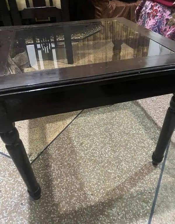 Center table with glass 2