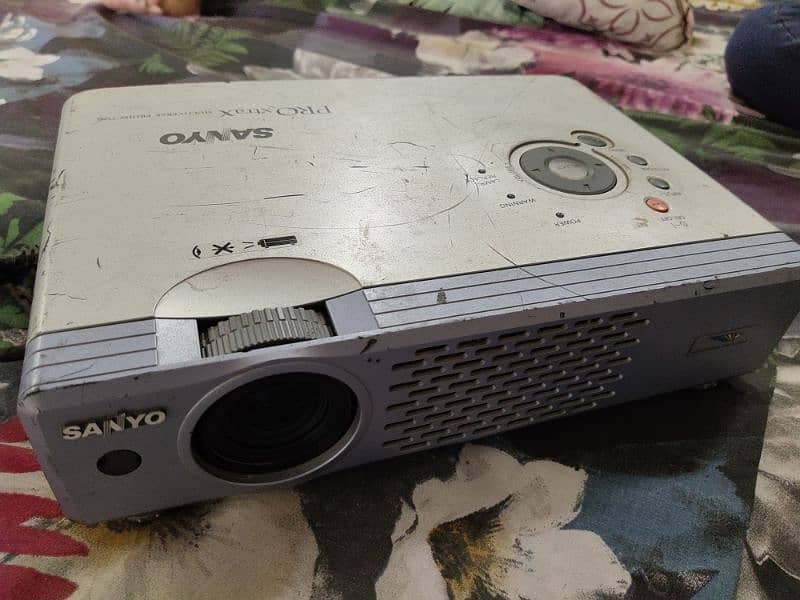 Sanyo Projector 0