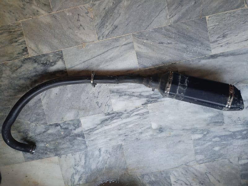 Akrapovic exhaust with suzuki 150 bend pipe 1