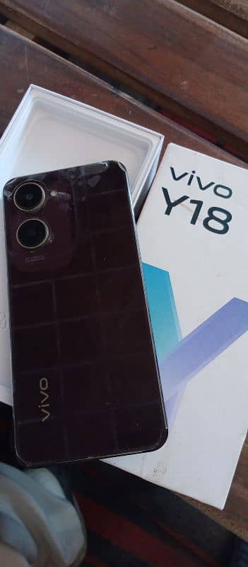 vivo y18 full box 4/128 6mah warnt 3