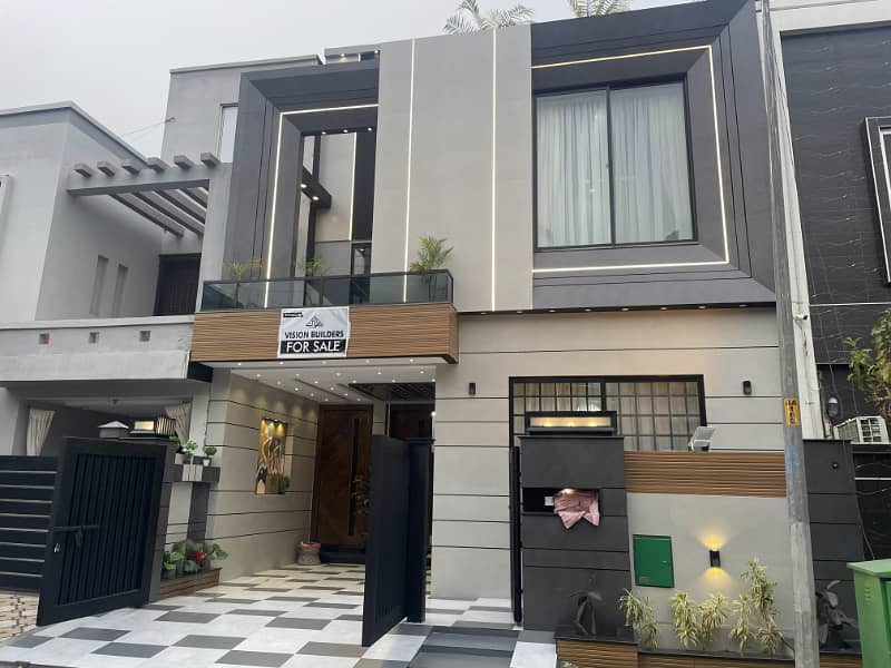 Brand New 5 Marla House For Sale In AA Block Sector D Bahria Town Lahore 0