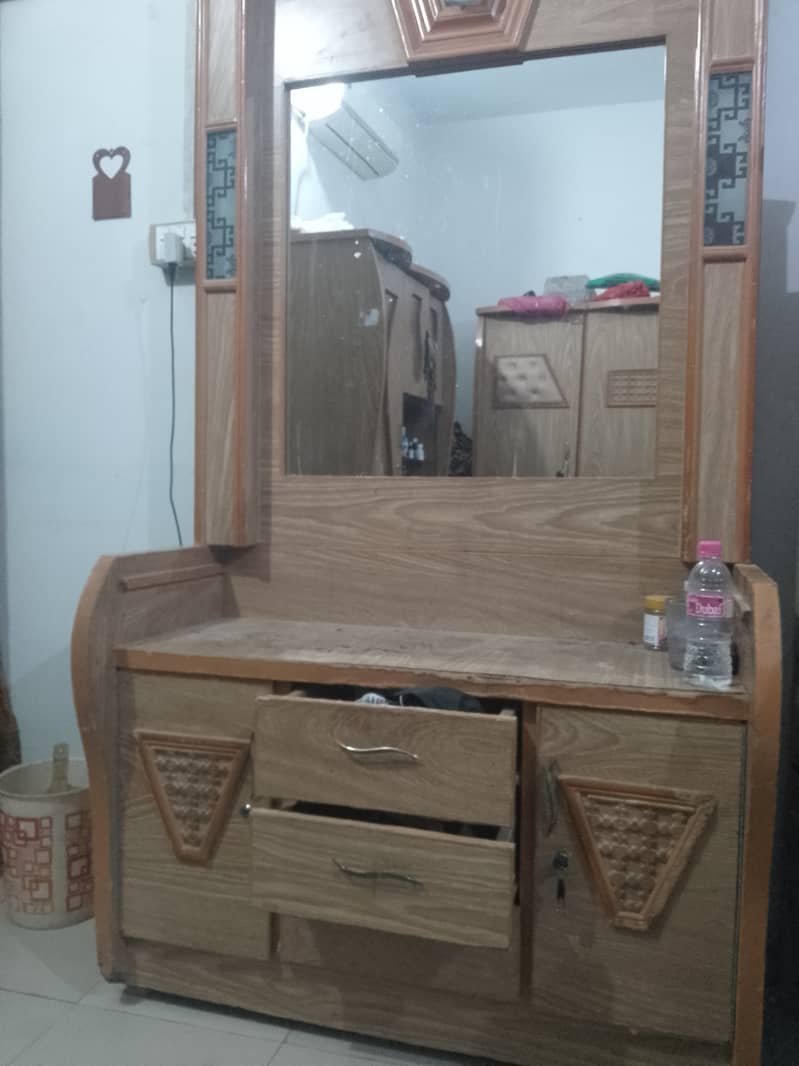 used dressing table for sale 0