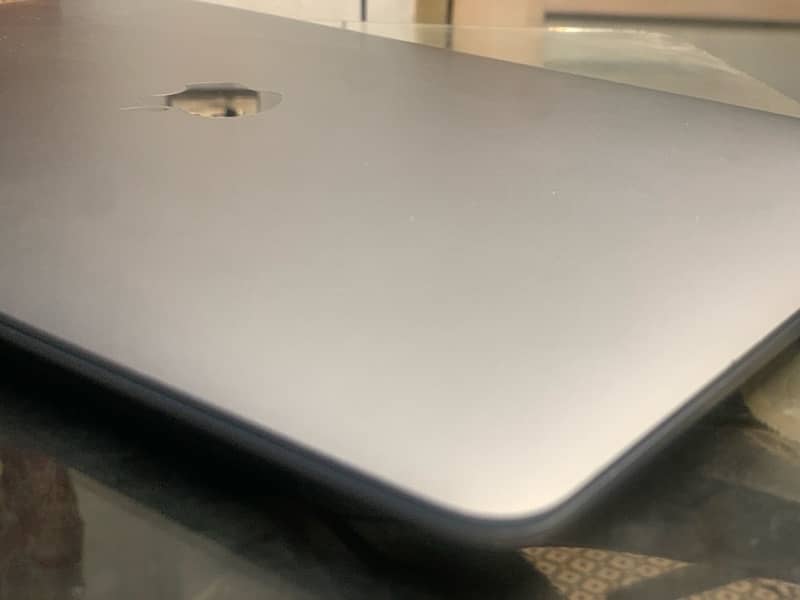 Apple MacBook Air M1,2020 1